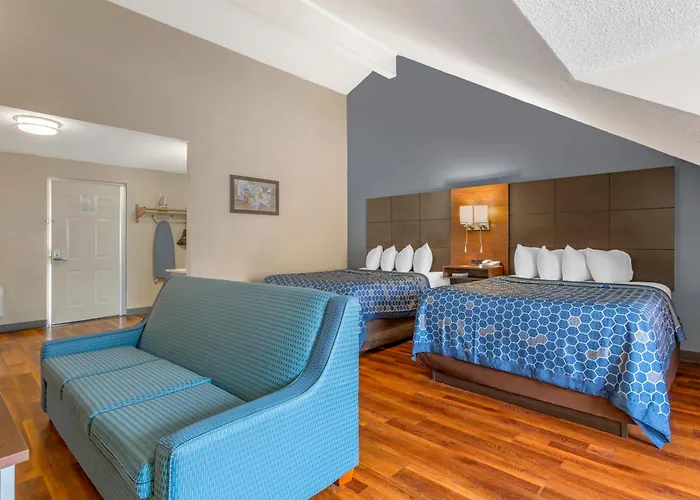 Econo Lodge Inn & Suites Gatlinburg At The Convention Center