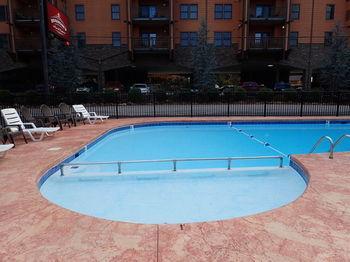 Hotel Econo & At The Convention Center 2*