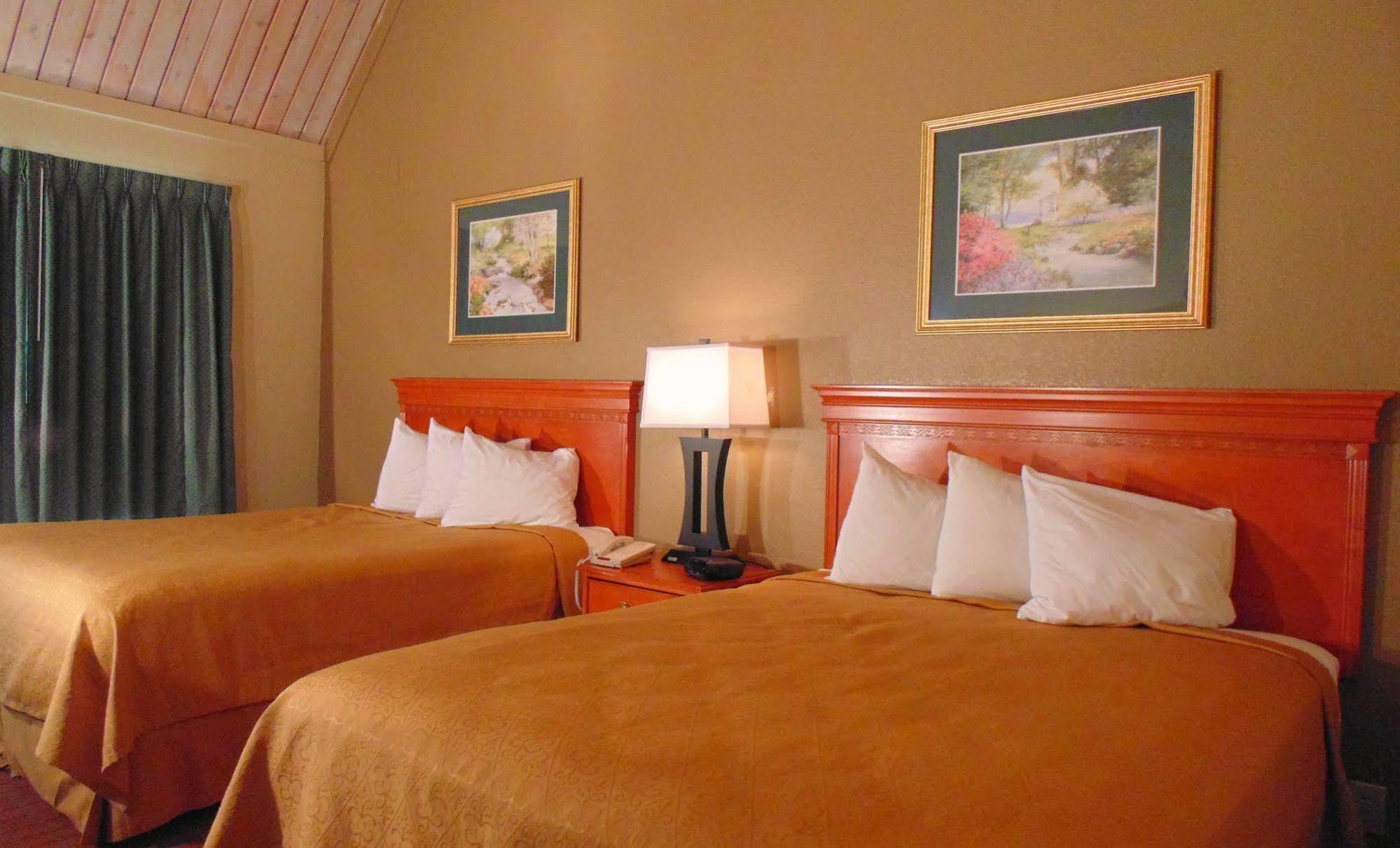 Econo & At The Convention Center Hotel Gatlinburg