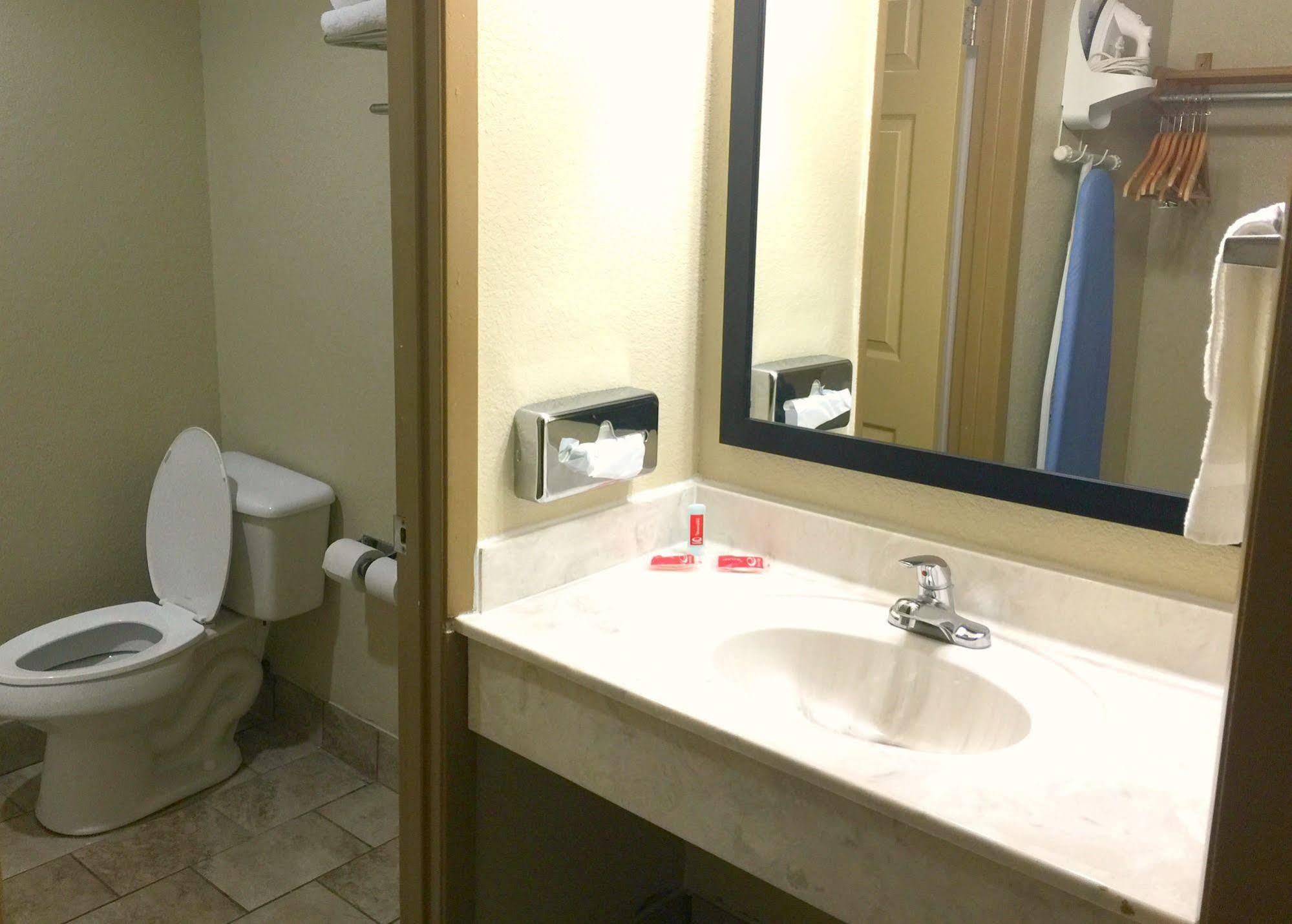 Econo & At The Convention Center Hotel Gatlinburg